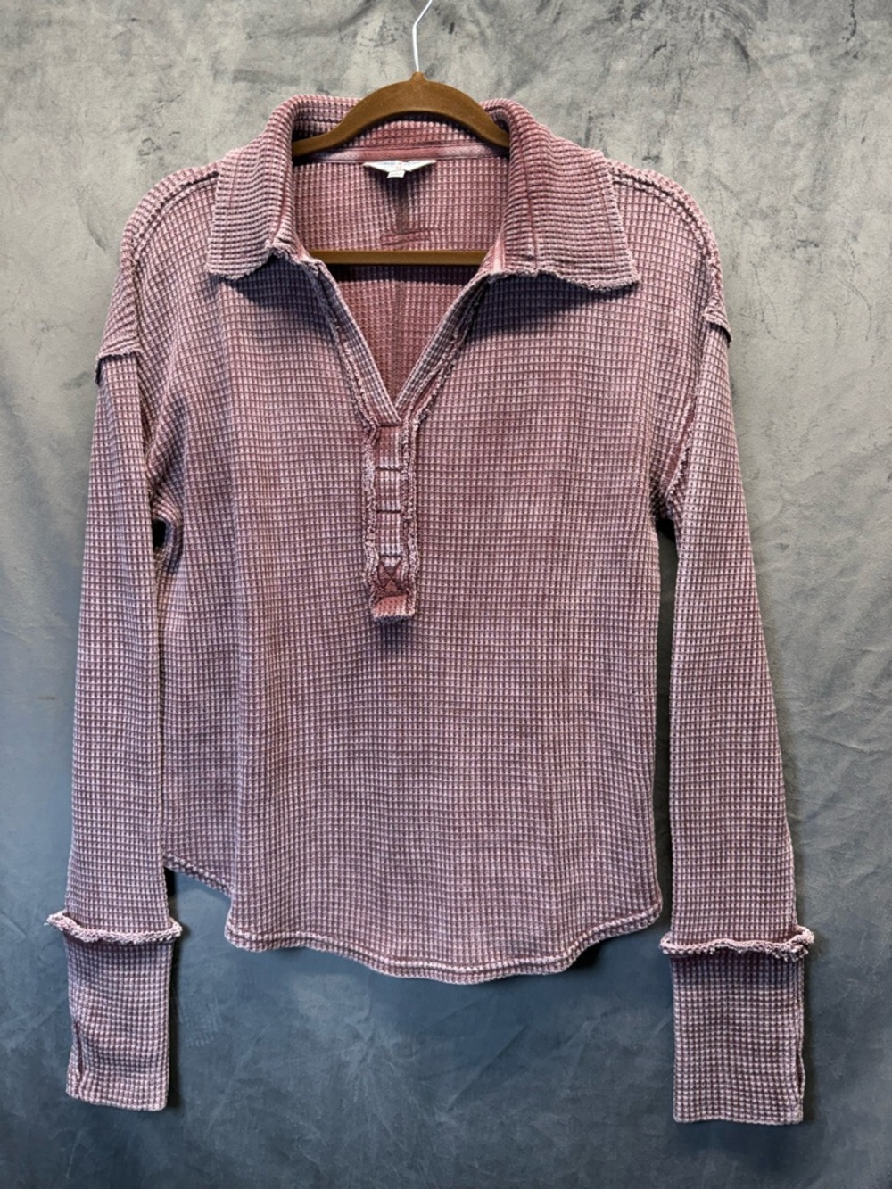 Street ware waffle-knit henley shirt Hard Tail Forever dusty rose Vintage wash